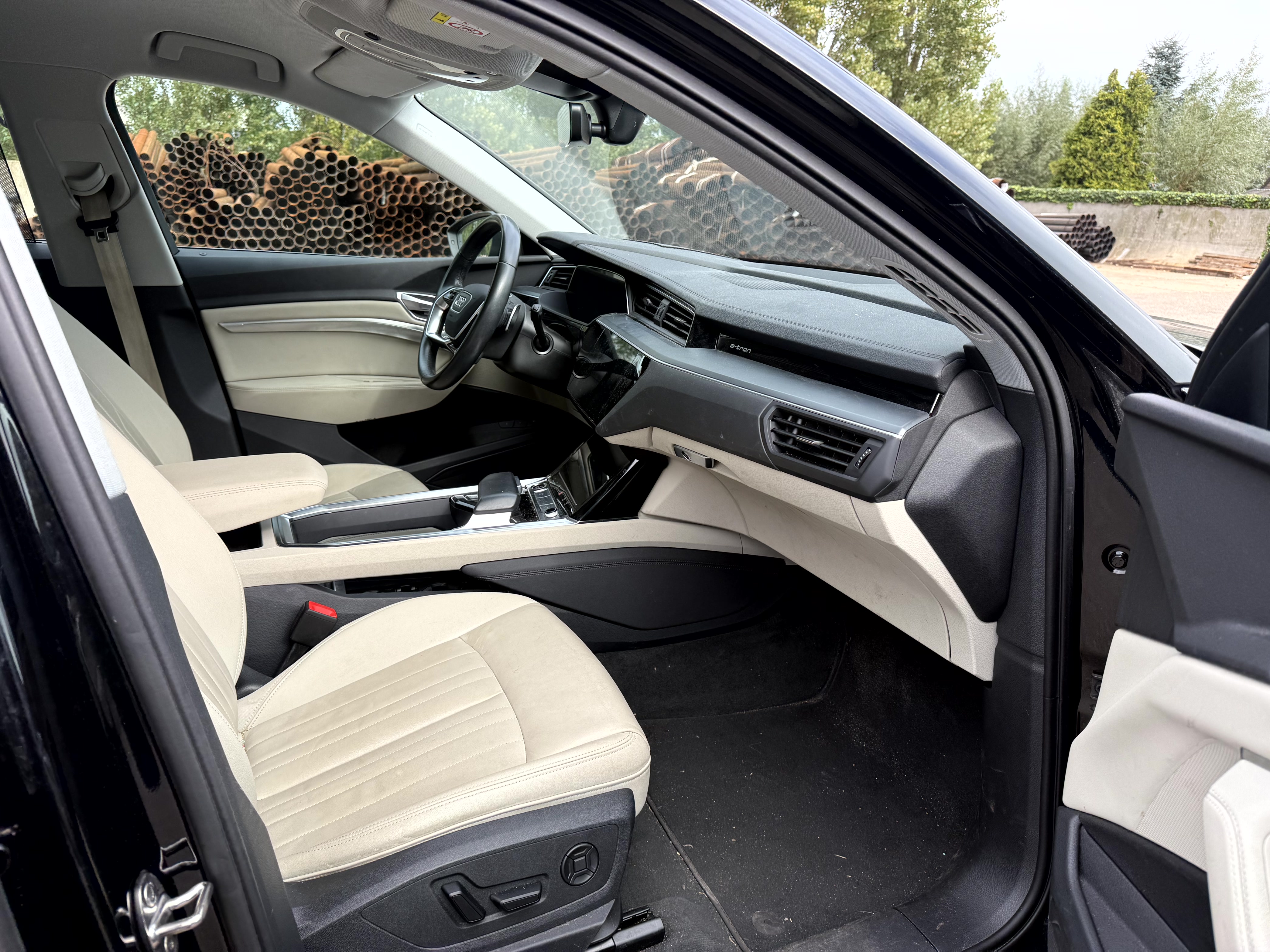 Foto 10 van Audi e-tron