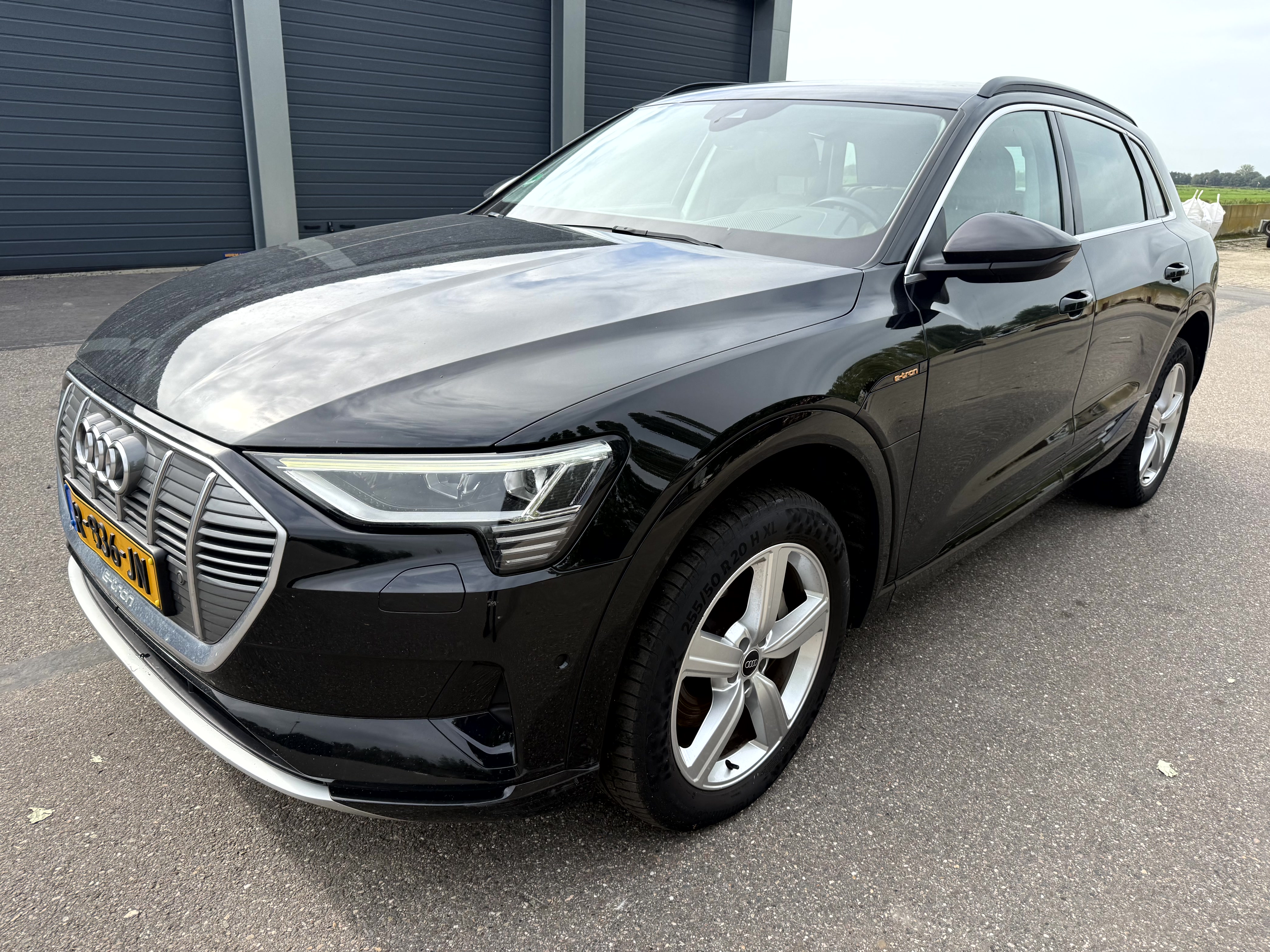 Foto 2 van Audi e-tron