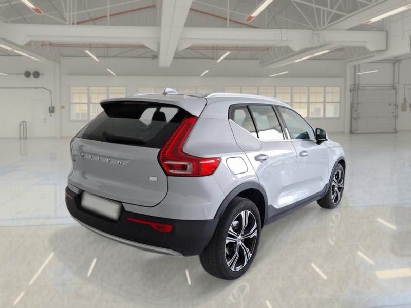 Volvo XC40 T5 - Hybrid - Automatic - 180 hp - 156.181 km