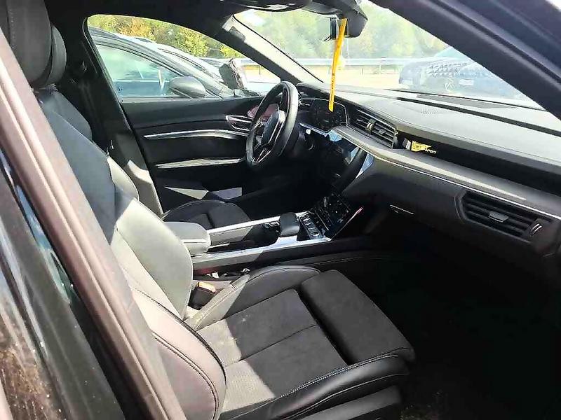 Foto 5 van Audi Q8