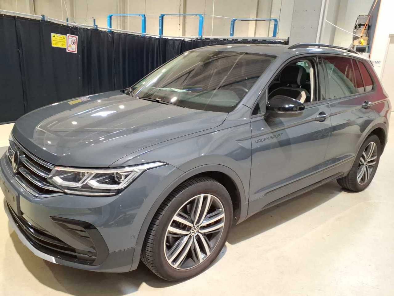 Volkswagen Tiguan 2.0 TSI Sport - 4Motion - Petrol - Automatic - 190 hp - 31.305 km