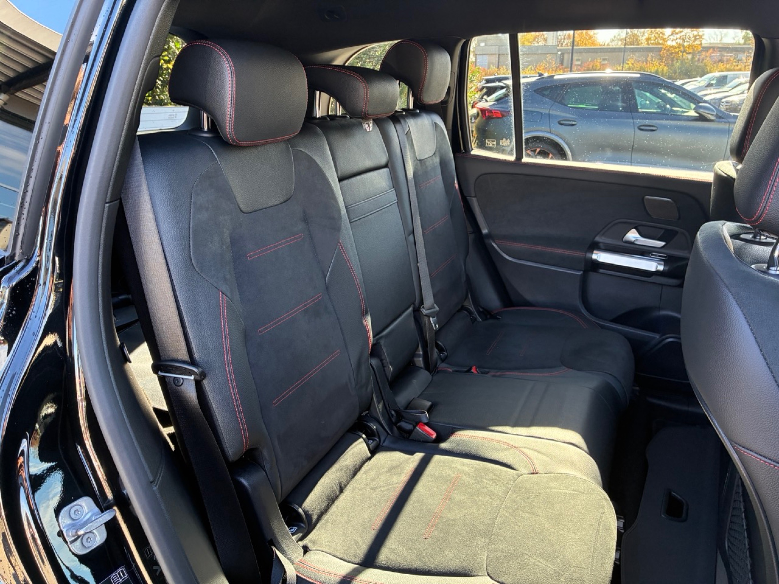 Foto 8 van Mercedes EQB