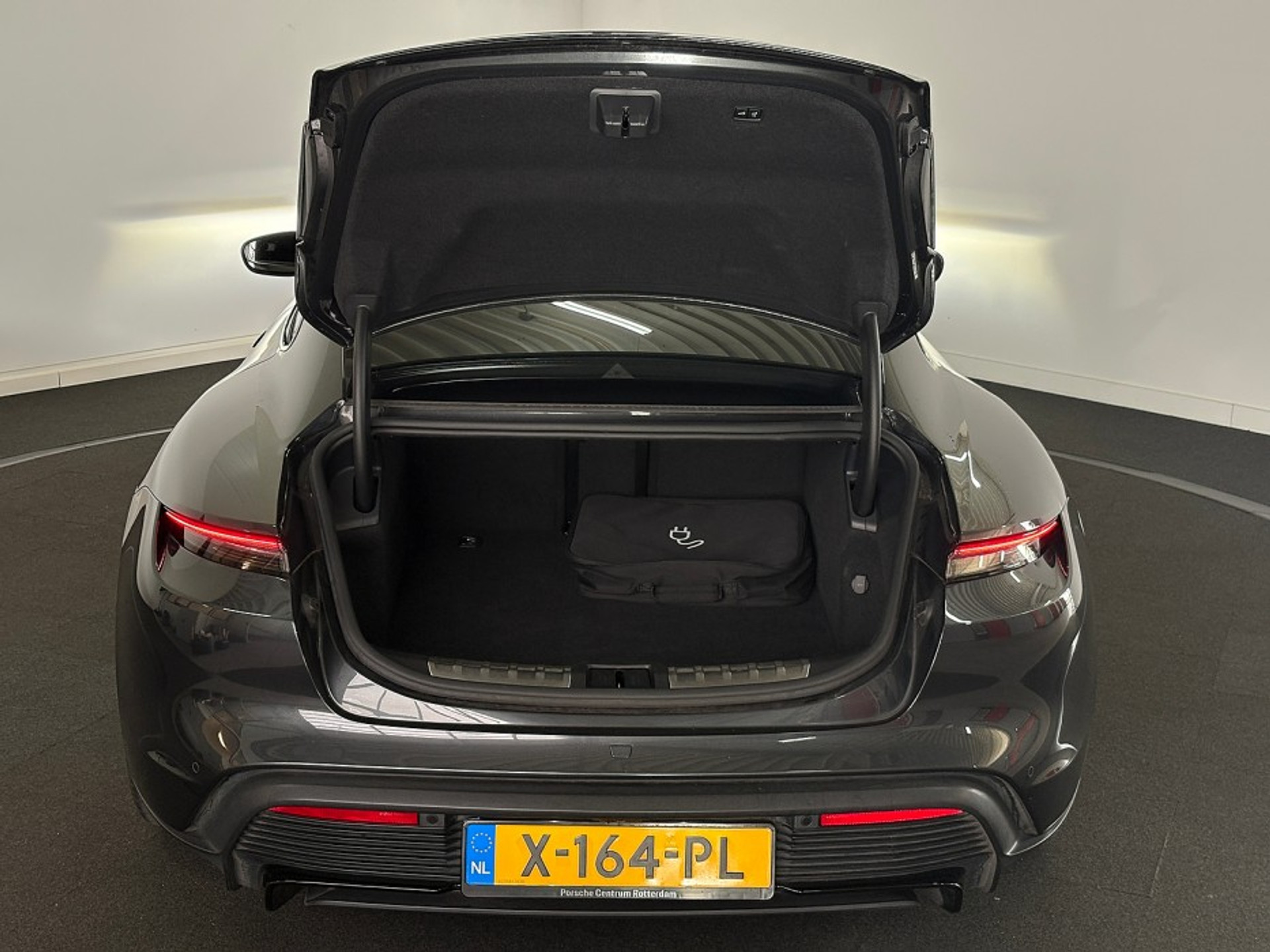 Foto 40 van Porsche Taycan