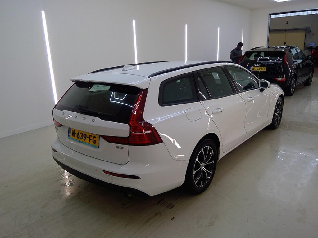 Volvo V60 B3 Momentum - Petrol - Automatic - 163 hp - 146.628 km