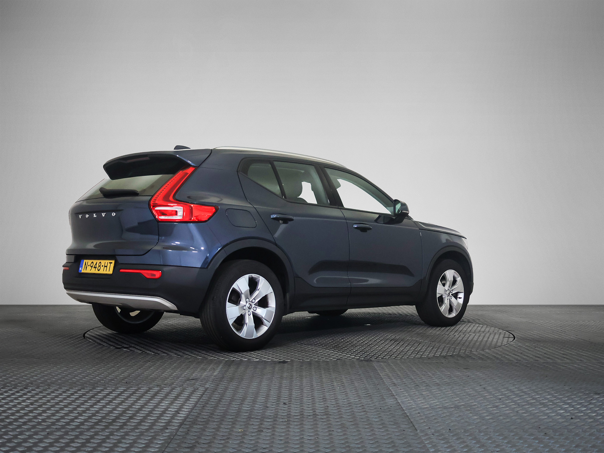 Volvo XC40 1.5 T2 Momentum Business - Petrol - Automatic - 129 hp - 57.997 km