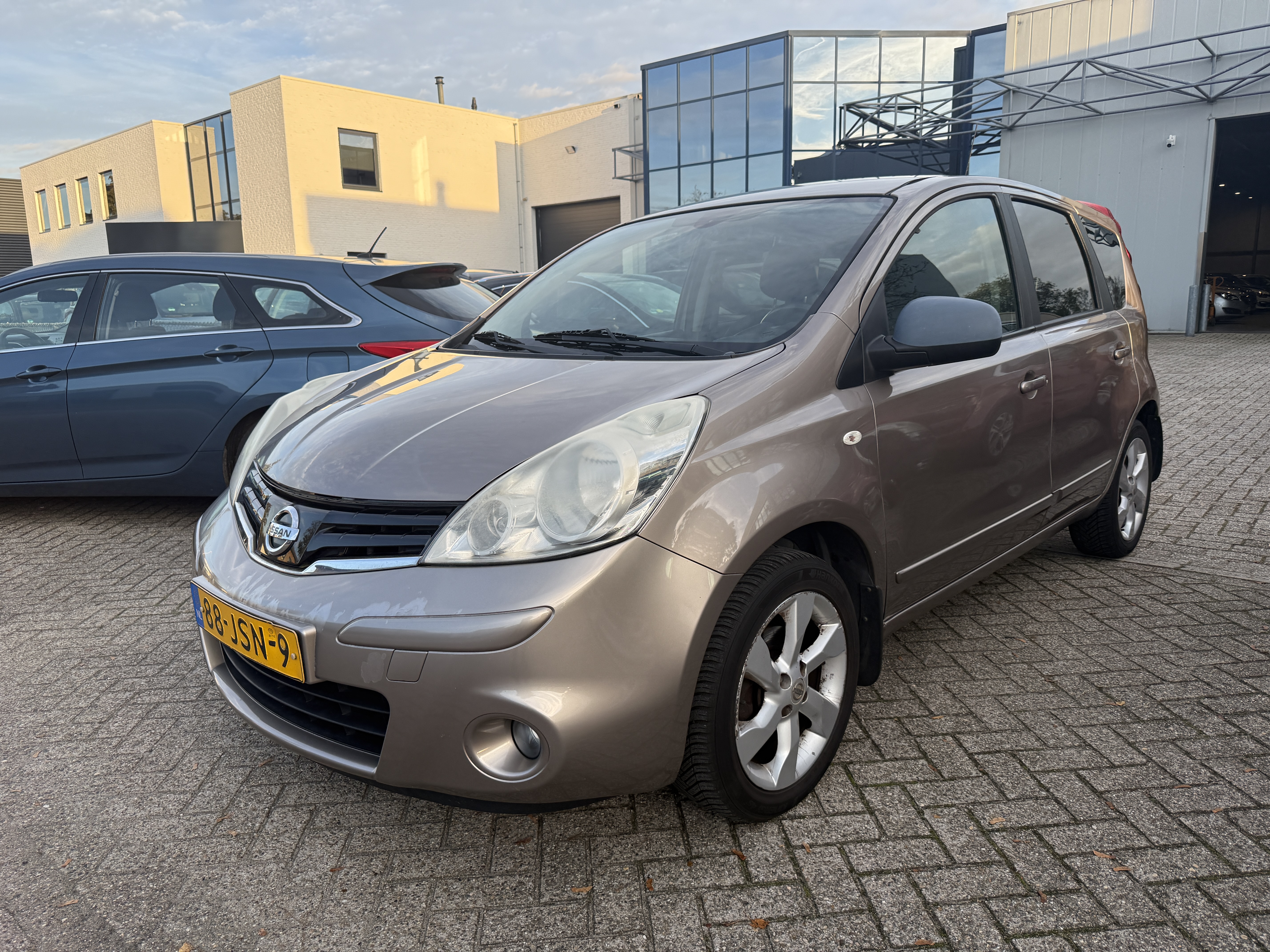 Nissan Note 1.6 Tekna - Petrol - Manual - 110 hp - 213.179 km