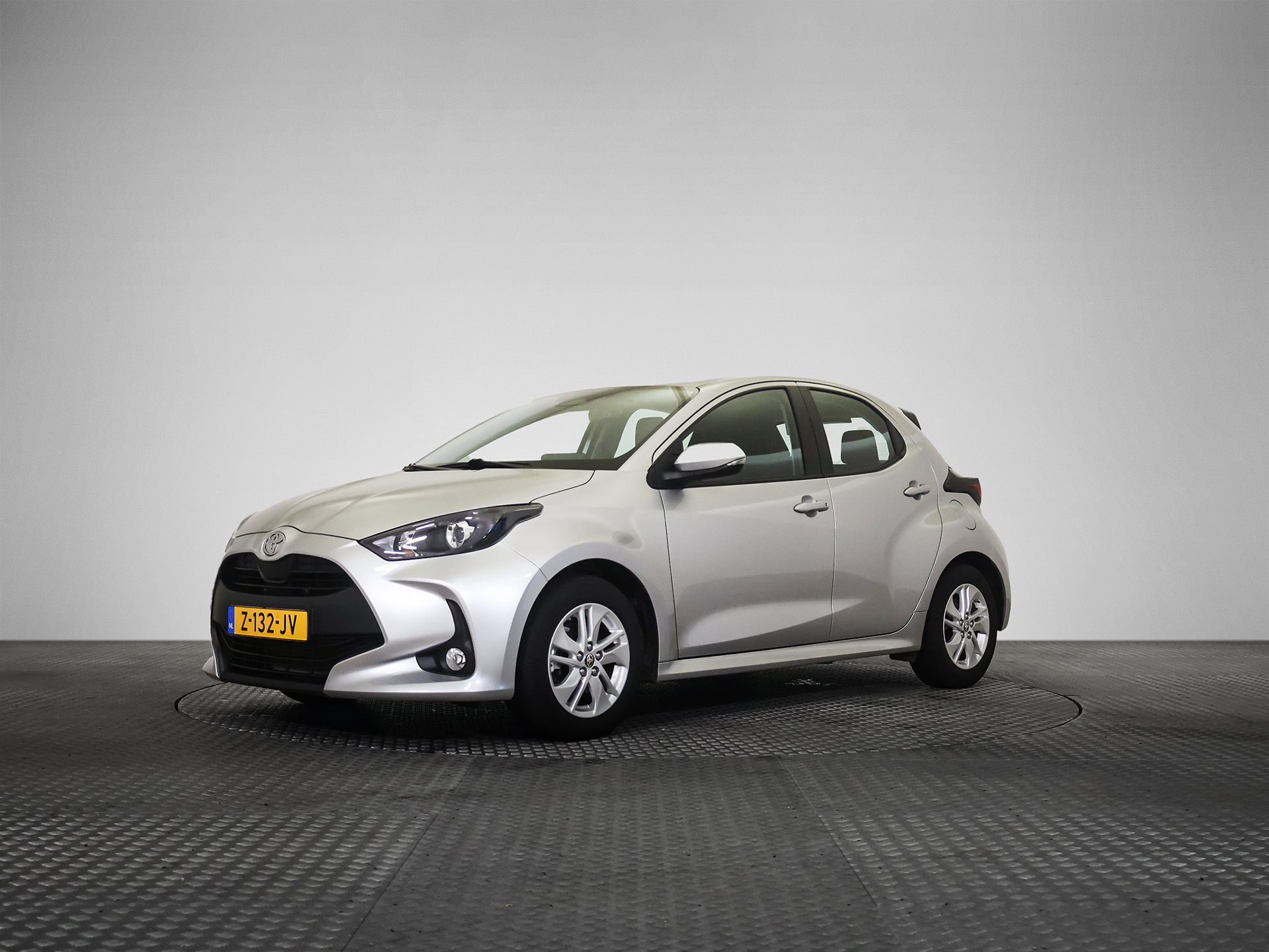 Toyota Yaris 1.5 Active - Hybrid - Automatic - 92 hp - 42.488 km