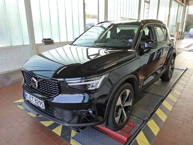 Volvo XC40 B4 Plus Dark - Petrol - Automatic - 197 hp - 87.568 km
