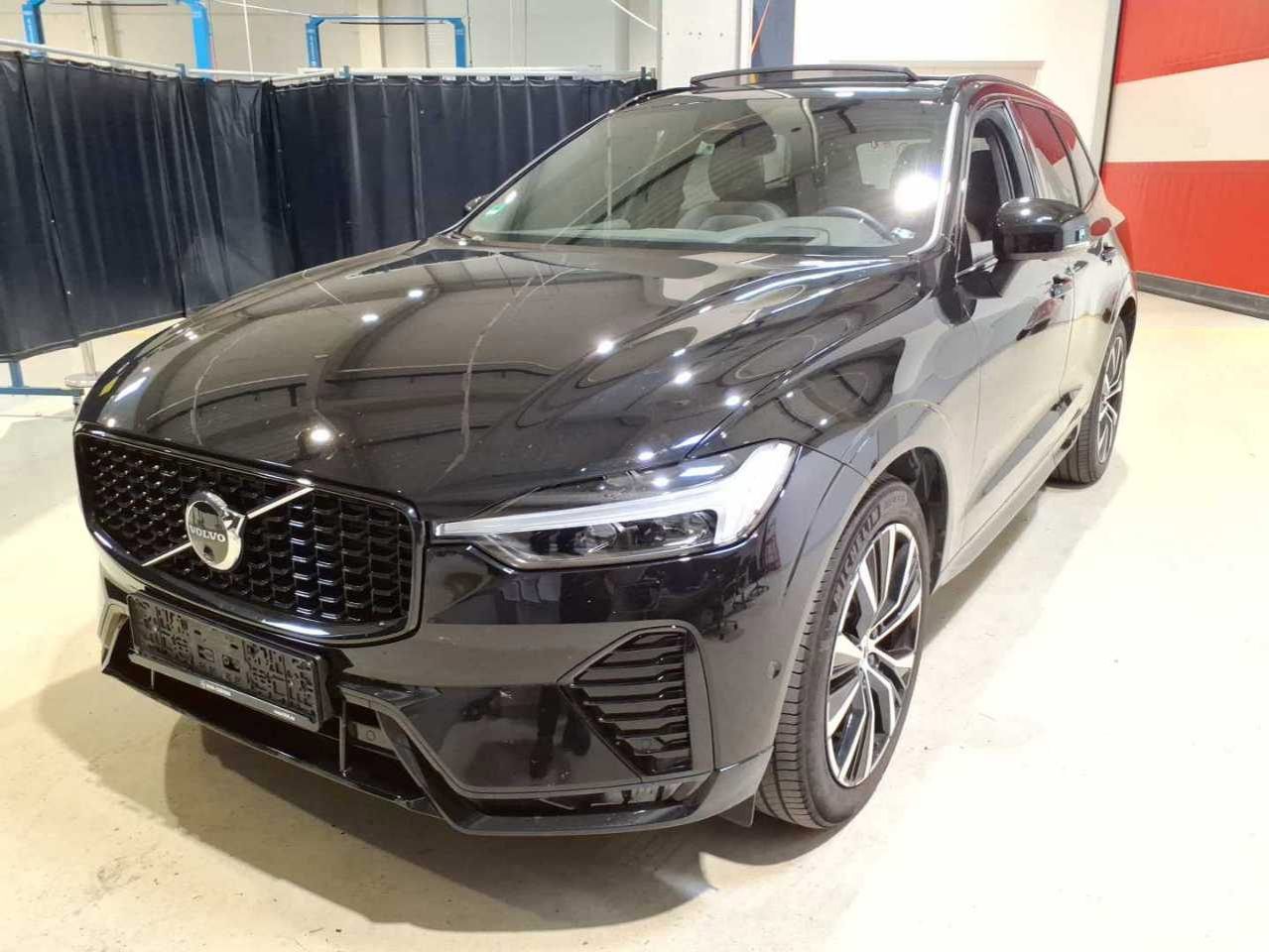 Volvo XC60 B5 Ultra Dark - AWD - Petrol - Automatic - 250 hp - 25.631 km
