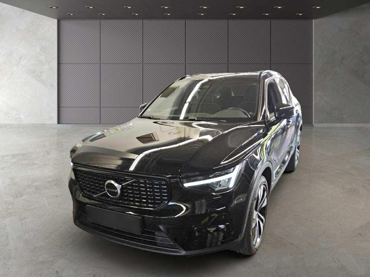 Volvo XC40 B4 Plus Dark - Petrol - Automatic - 197 hp - 46.928 km