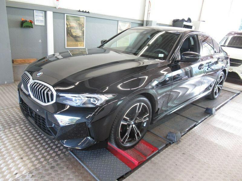 BMW 3 Series 318i - Petrol - Automatic - 156 hp - 9.206 km