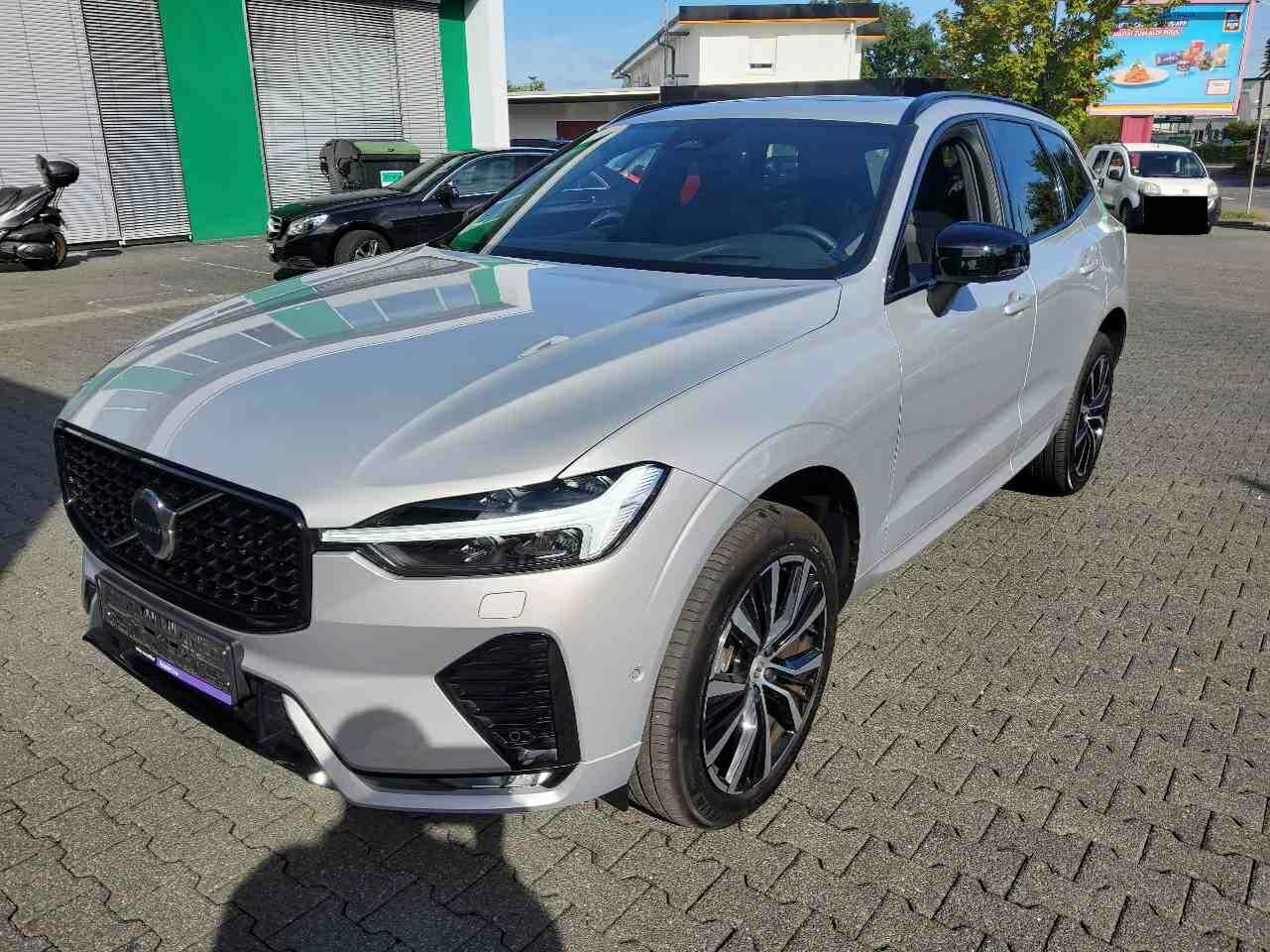 Volvo XC60 B5 Ultra Dark - AWD - Petrol - Automatic - 250 hp - 13.813 km
