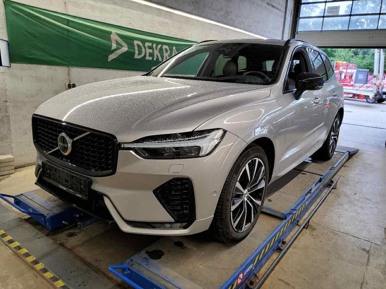 Volvo XC60 B5 Ultra Dark - AWD - Petrol - Automatic - 250 hp - 26.698 km