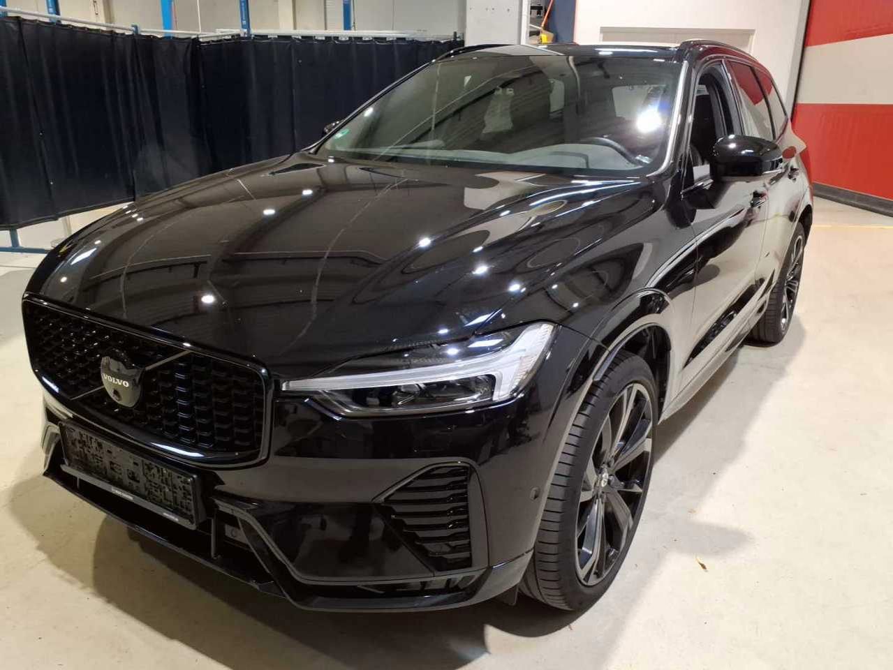 Volvo XC60 B5 Plus - AWD - Petrol - Automatic - 250 hp - 35.412 km