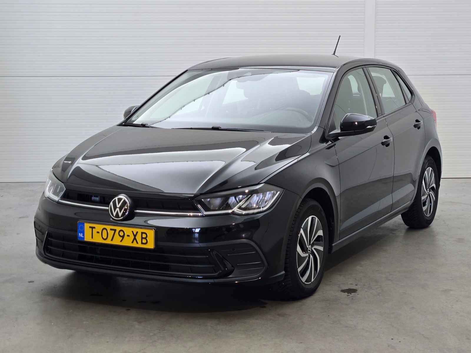 Volkswagen Polo 1.0 TSI Life Business - Petrol - Manual - 95 hp - 170.356 km