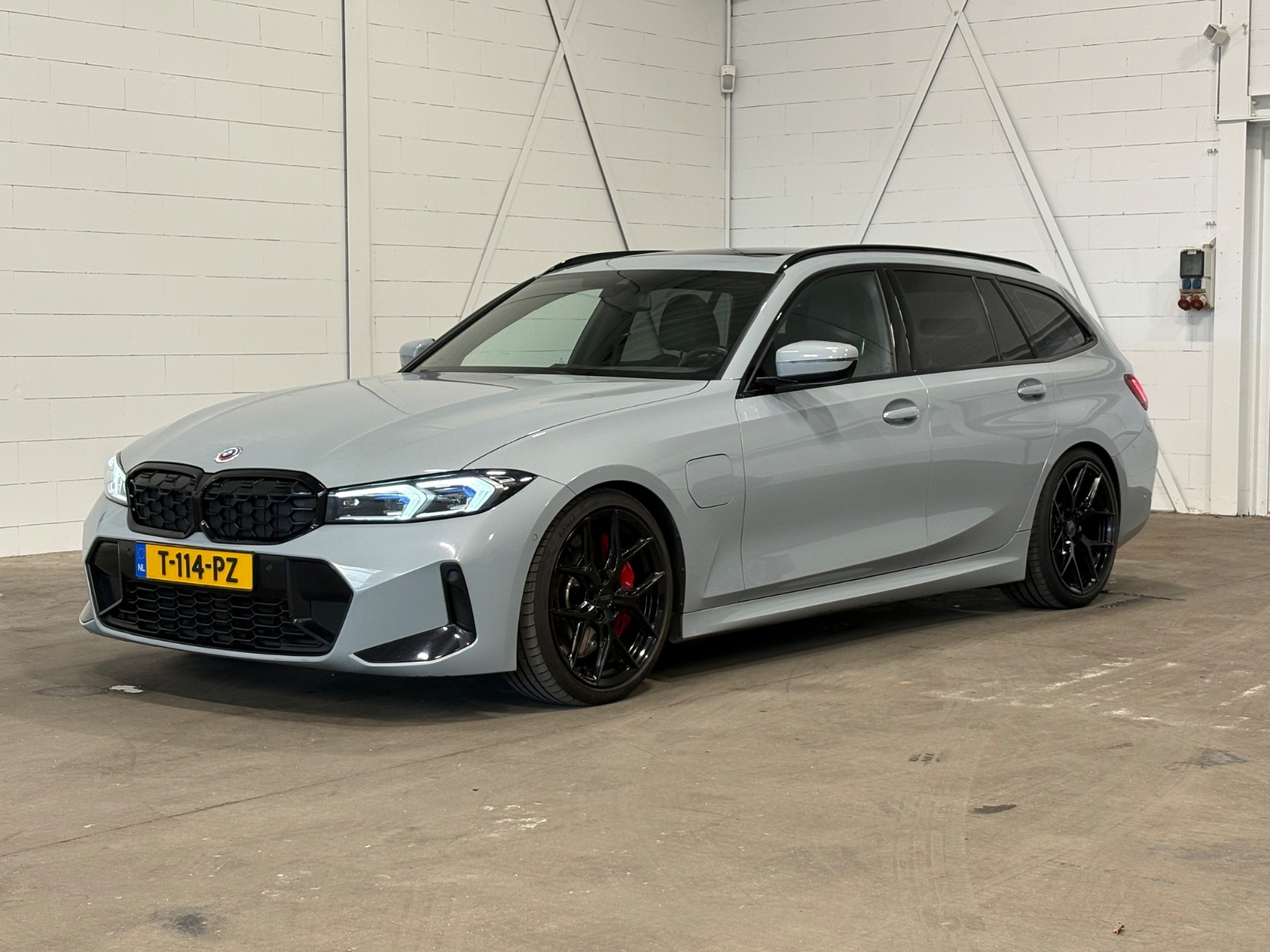 BMW 3 Series 330e - Hybrid - Automatic - 184 hp - 178.885 km