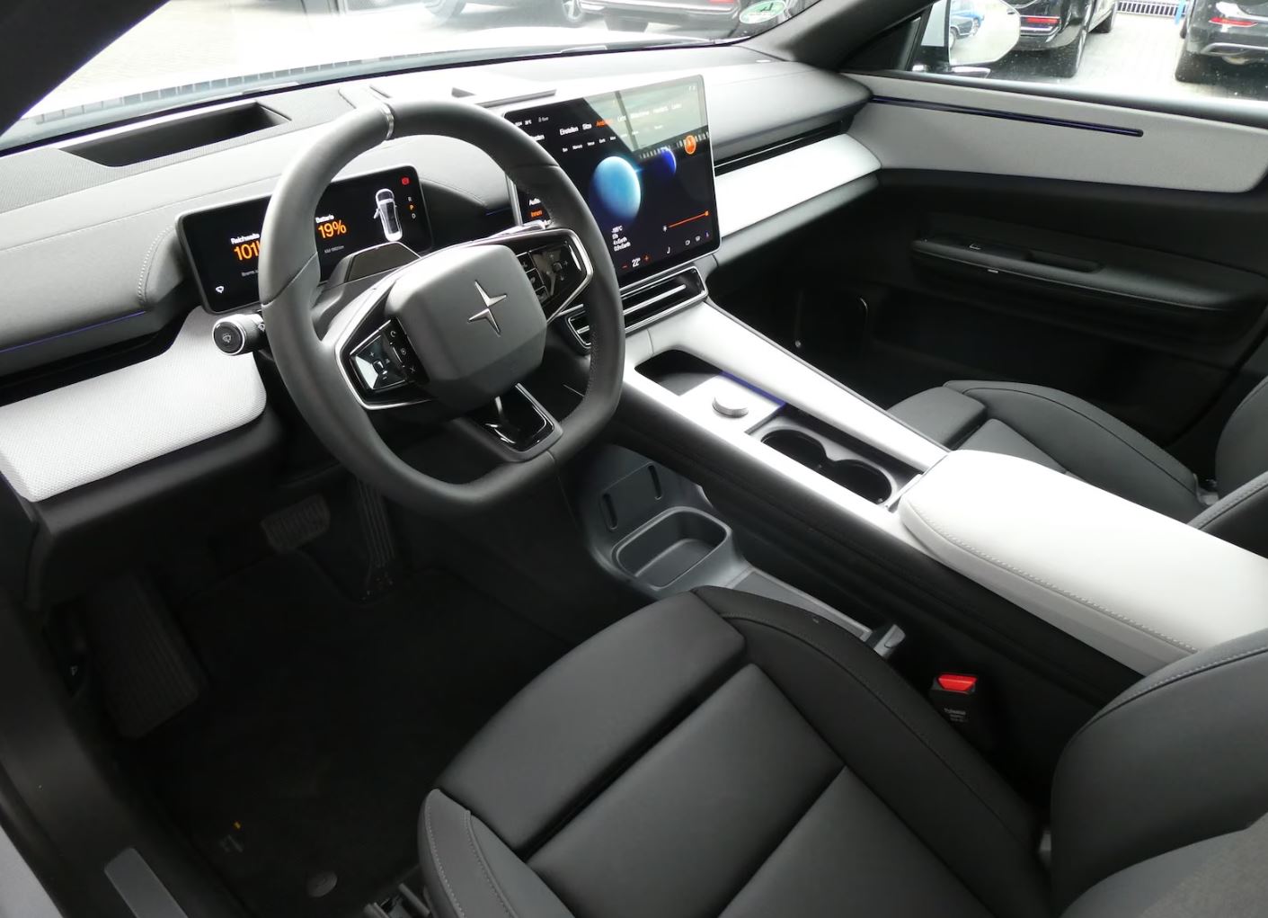 Foto 4 van Polestar 4