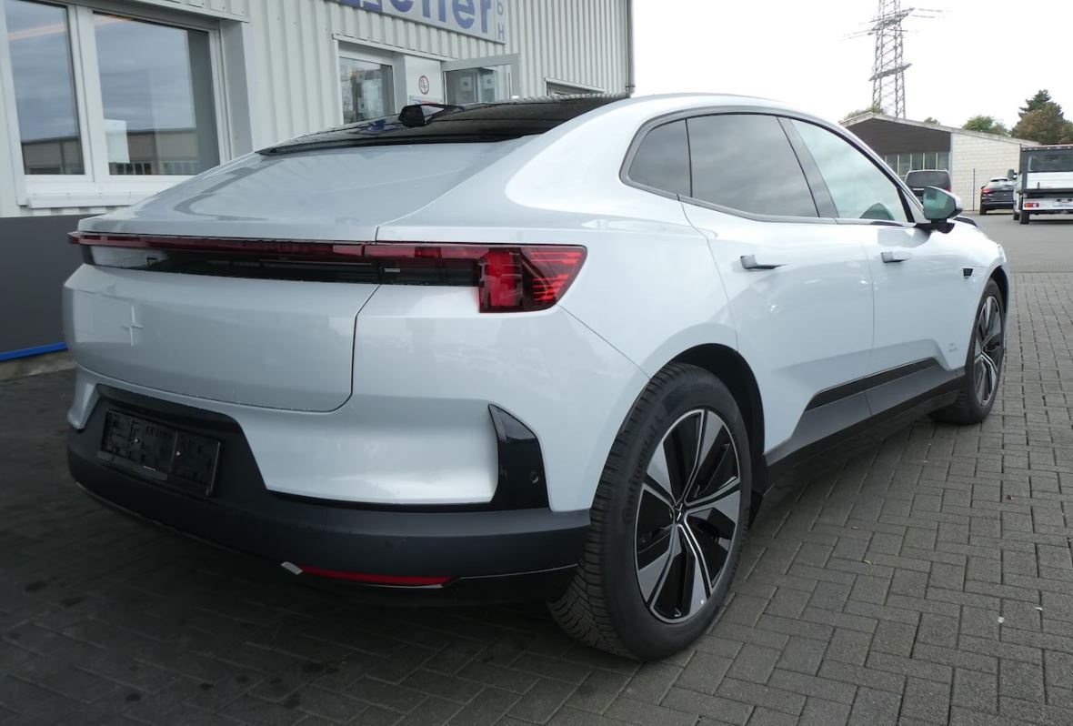 Foto 2 van Polestar 4
