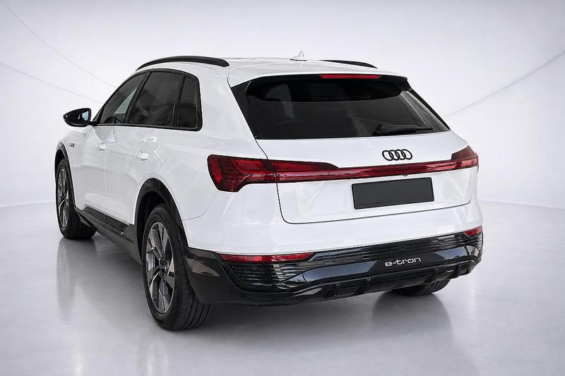 Foto 5 van Audi Q8