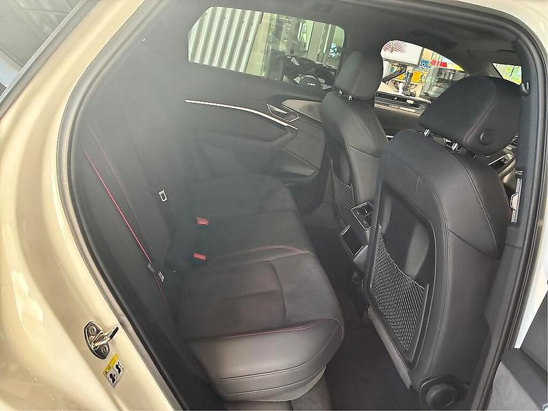 Foto 6 van Audi Q8