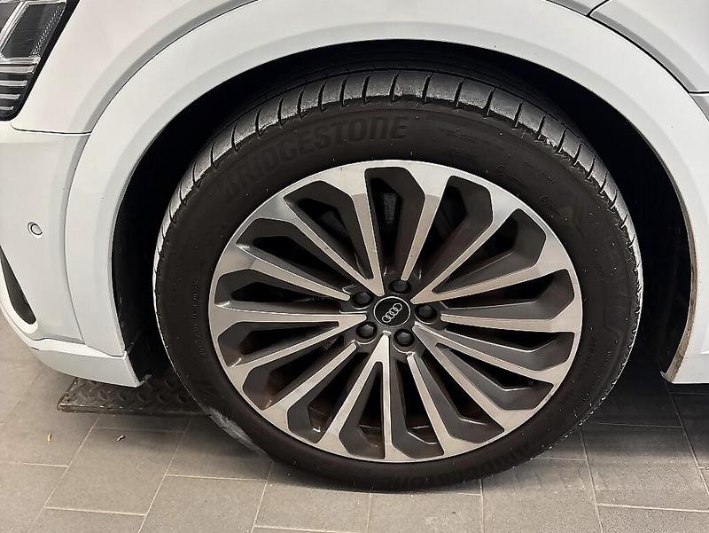 Foto 10 van Audi e-tron