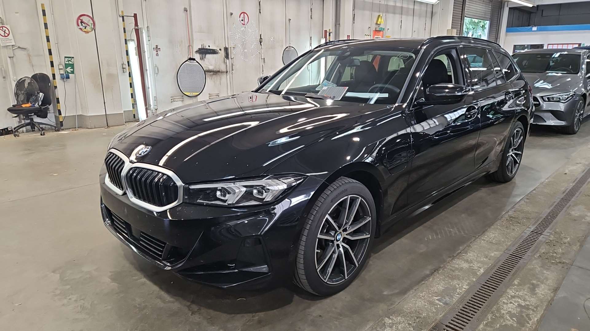 BMW 3 Series 330e - Hybrid - Automatic - 184 hp - 44.999 km