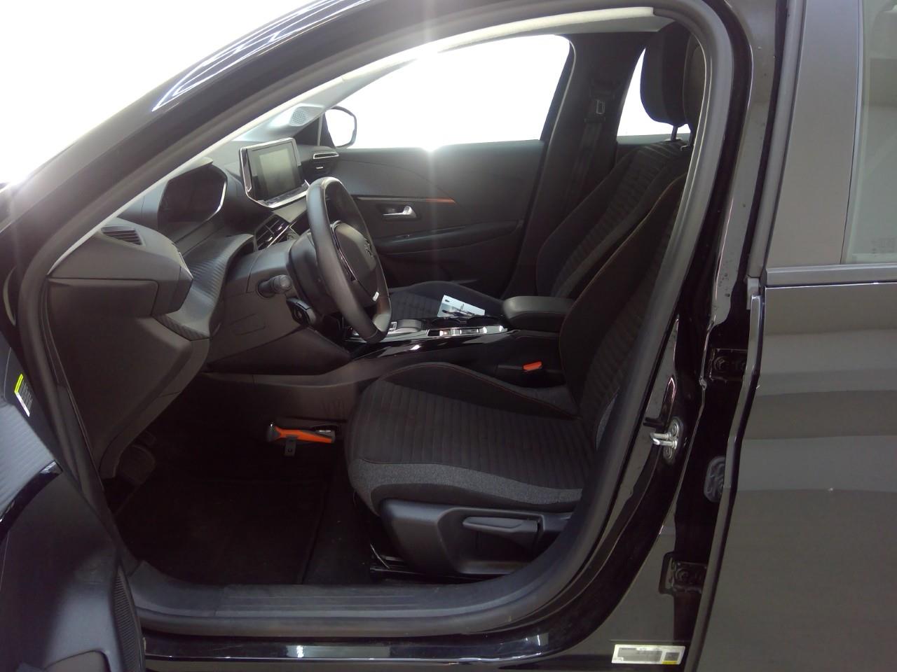 Foto 14 van Peugeot E-208