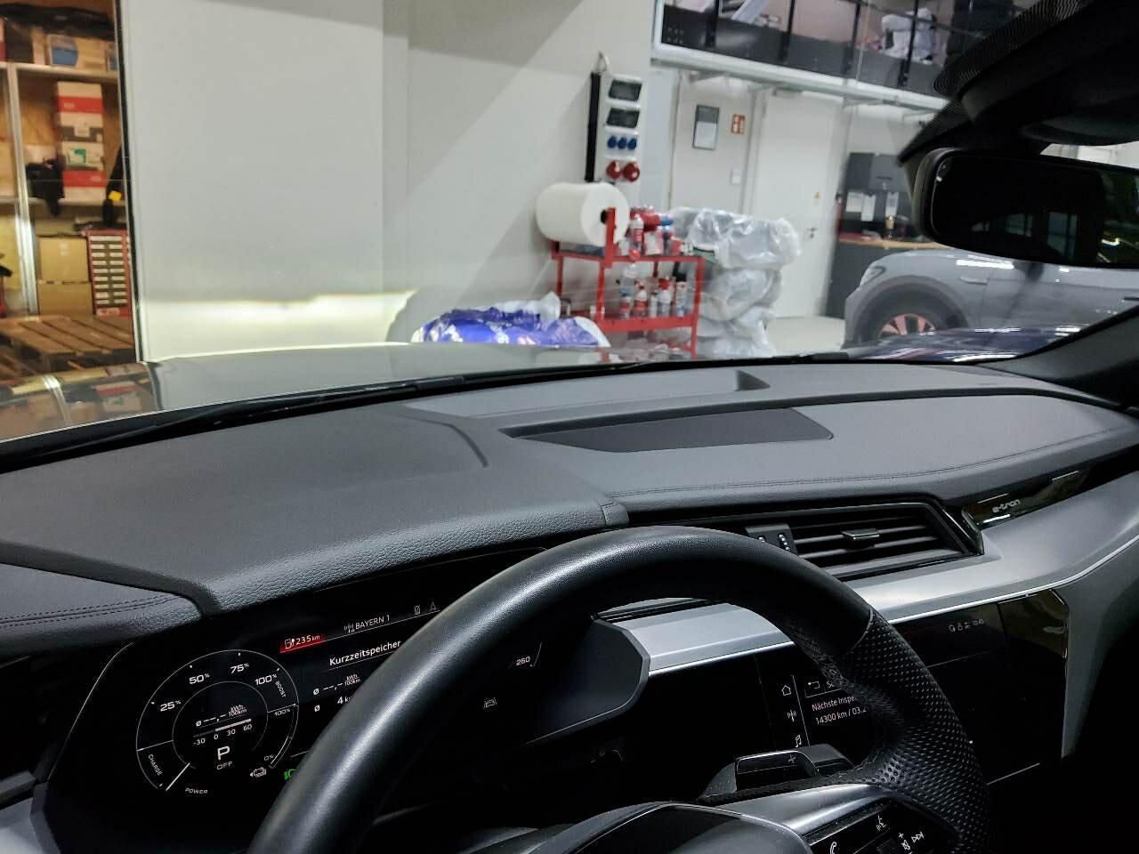 Foto 15 van Audi Q8