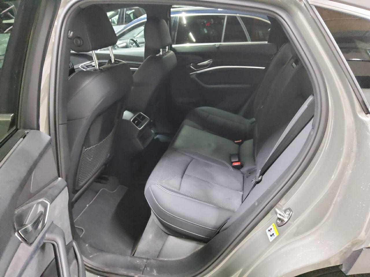 Foto 6 van Audi Q8