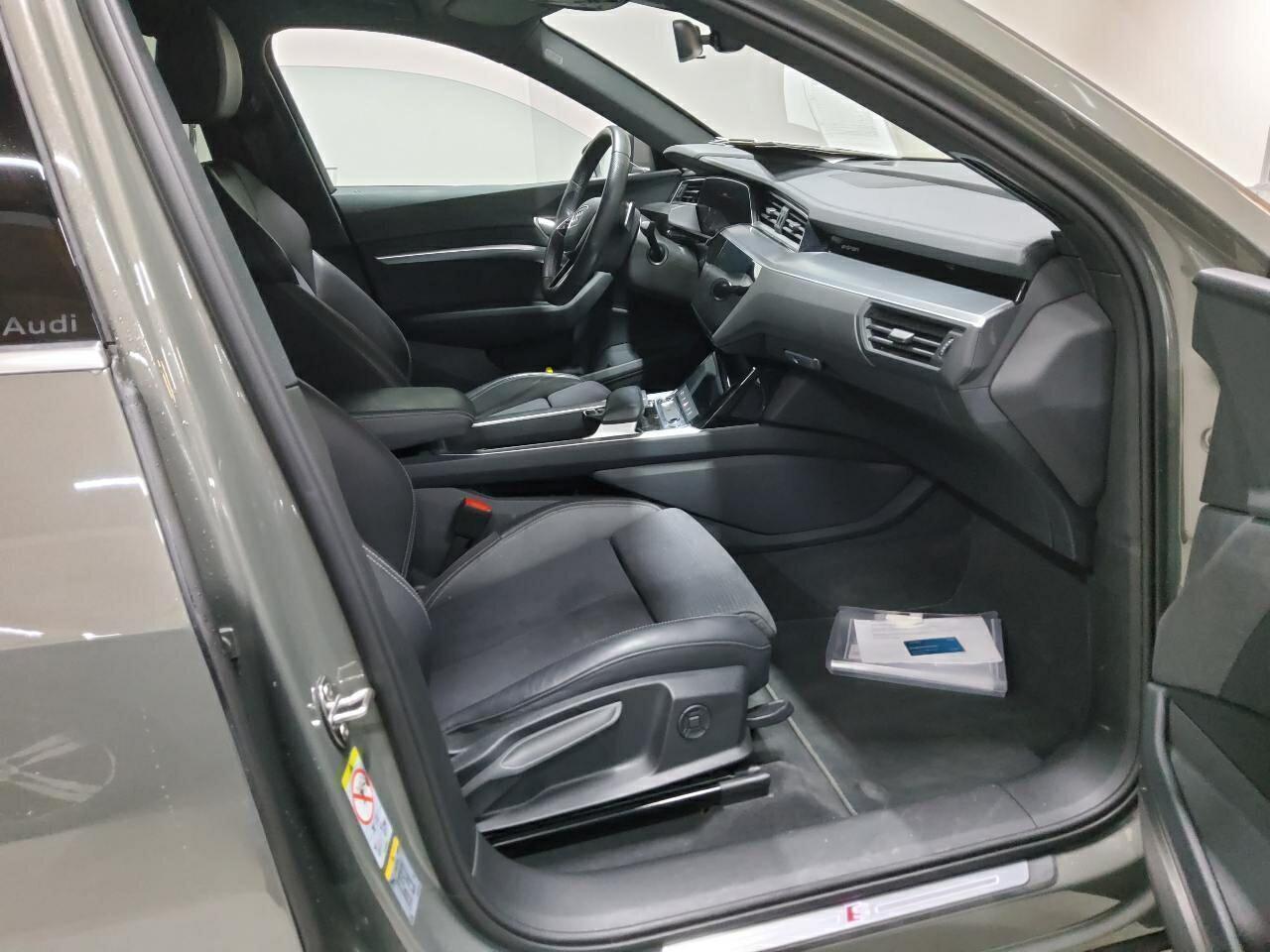 Foto 7 van Audi Q8