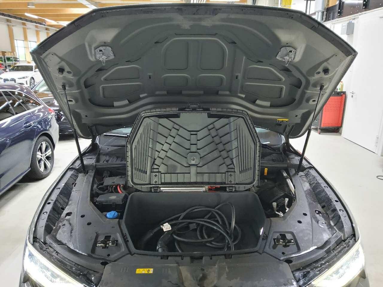 Foto 13 van Audi Q8