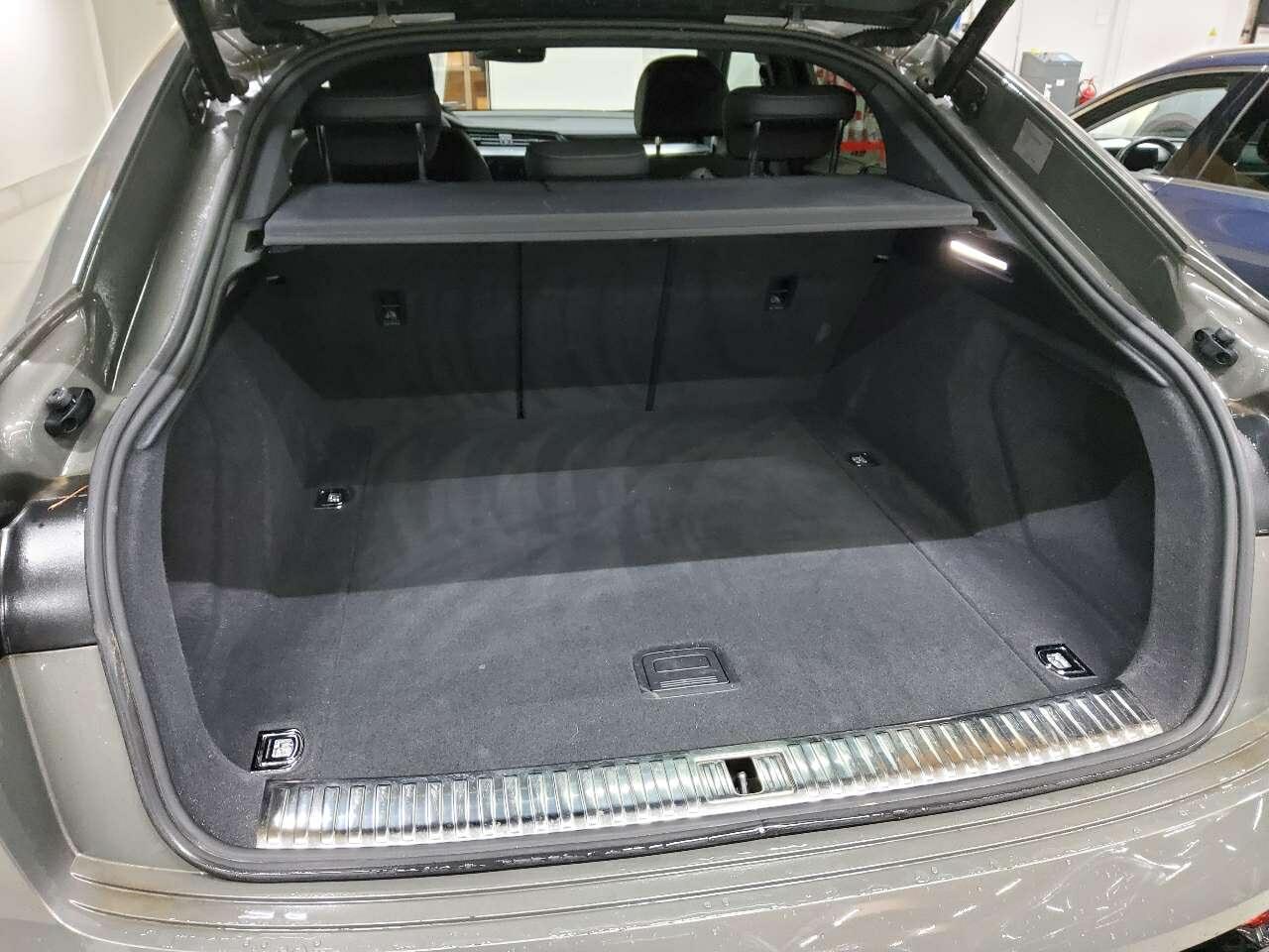 Foto 8 van Audi Q8