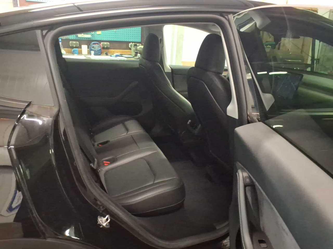Foto 6 van Tesla Model Y