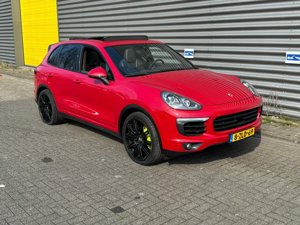 Porsche Cayenne S 3.0i Platinum - Hybrid - Automatic - 333 hp - 232.434 km