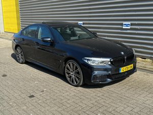 BMW 5 Series 530e Performance Line - Hybrid - Automatic - 184 hp - 62.322 km