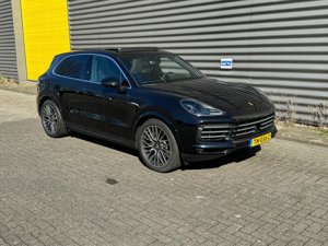 Porsche Cayenne 3.0 Platinum - AWD - Hybrid - Automatic - 340 hp - 111.237 km