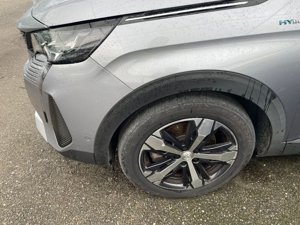 Peugeot 3008 1.6 Allure Pack - Hybrid - Automatic - 300 hp - 78.099 km