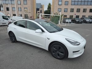 Tesla Model 3 Standard Range Plus 60 kWh - Electric - Automatic - 135 hp - 145.000 km