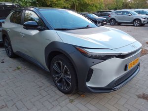 Toyota bZ4X Dynamic - Electric - Automatic - 1 hp - 13.479 km