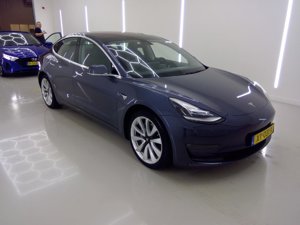 Tesla Model 3 Long Range 75 kWh - Dual Motor - Electric - Automatic - 351 hp - 197.560 km