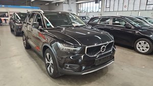 Volvo XC40 T3 Momentum Pro - Petrol - Automatic - 163 hp - 77.715 km
