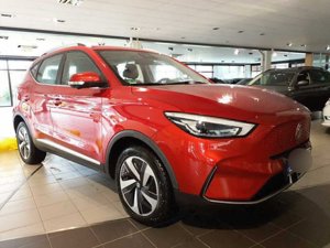 MG ZS EV Luxury - Petrol - Automatic - 177 hp - 15.819 km