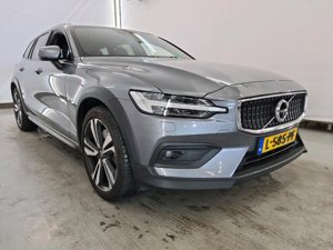 Volvo V60 Cross Country T5 Pro - AWD - Petrol - Automatic - 250 hp - 168.923 km