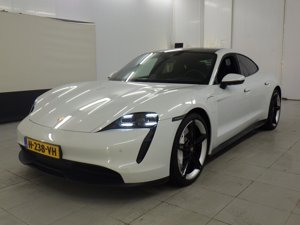 Porsche Taycan 4S Performance - AWD - Electric - Automatic - 489 hp - 108.699 km