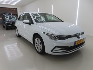 Volkswagen Golf 1.0 eTSI Life - Petrol - Automatic - 110 hp - 87.547 km